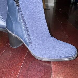 me too Navy Knit Block Heel Ankle Booties